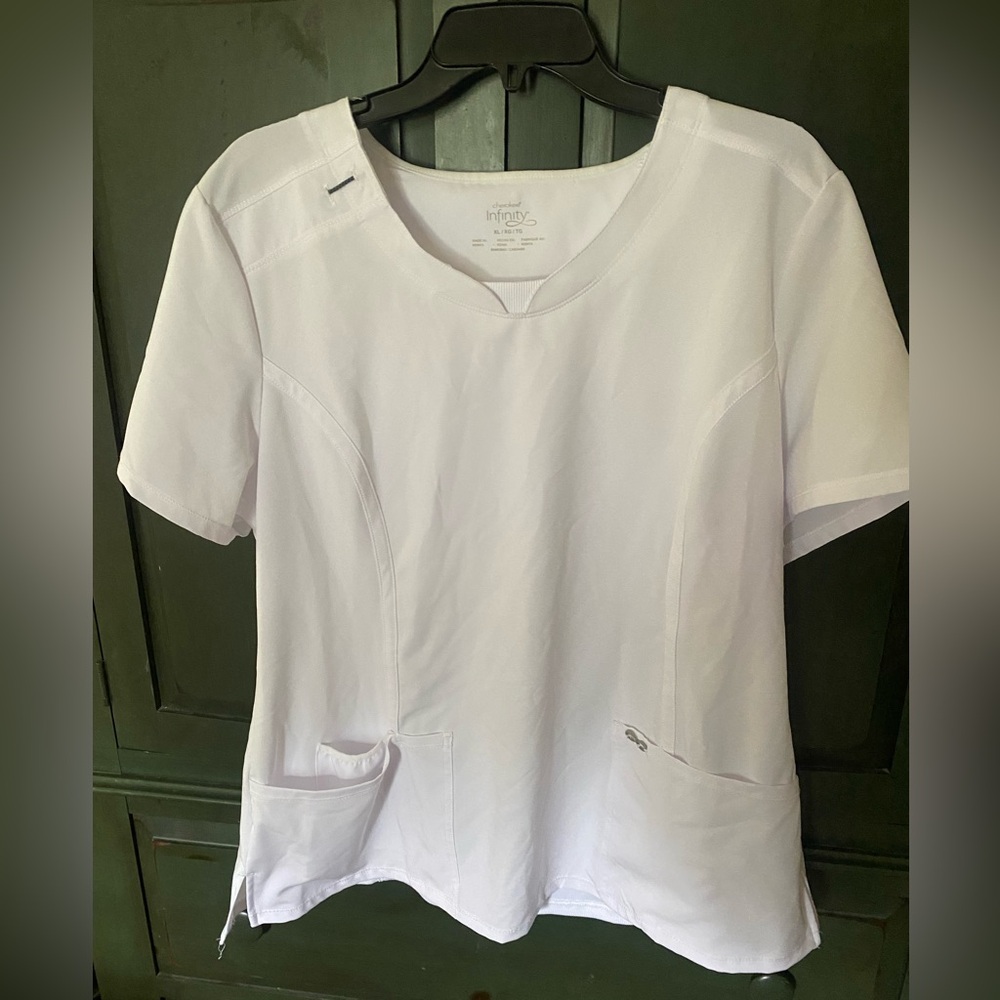 Cherokee infinity scrub top size XL color white